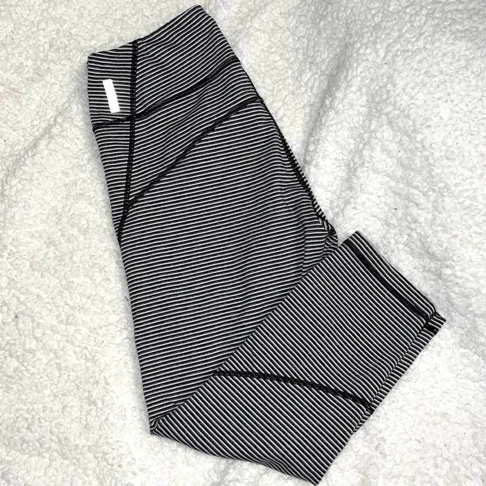 ZELLA CROPPED LEGGINGS